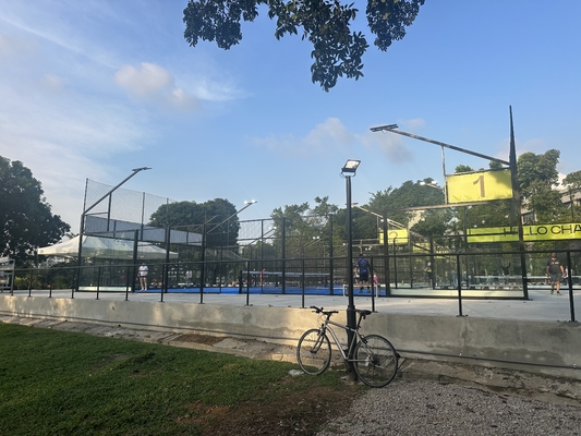 Fabrikpreis direkt hohe Qualität Indoor Outdoor Panorama Padelplatz Padel Club Verwendung Padel Tennisplatz
